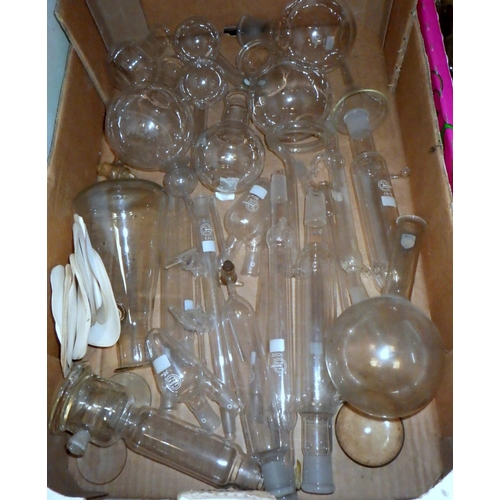 463 - A quantity of lab glass and equipment (5)