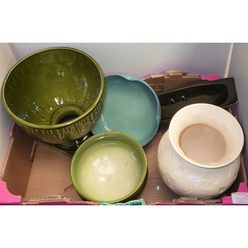 345 - Miscellaneous ceramics including a Beswick kidney shaped dish and a Bretby bowl af (2)