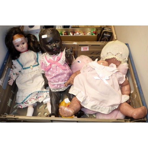 358 - A quantity of miscellaneous items including games, Xmas decorations and dolls af (2)