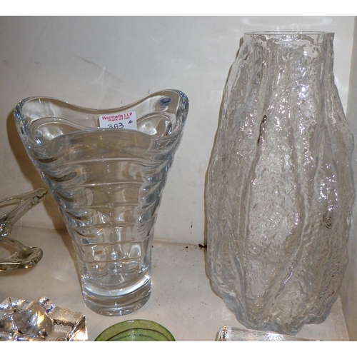 383 - Six pieces of glassware including a small Kosta Boda bowl and a Rogaska lead crystal vase (6)