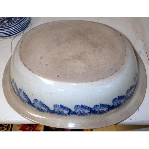 390 - A Sponge-ware pie dish, 2 oriental plates and 7 small 'Yorkshire Relish' plates af (10)