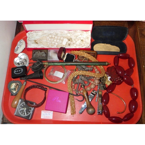 453 - A quantity of miscellaneous items including wooden items, chess pieces, costume jewellery, pearl ear... 