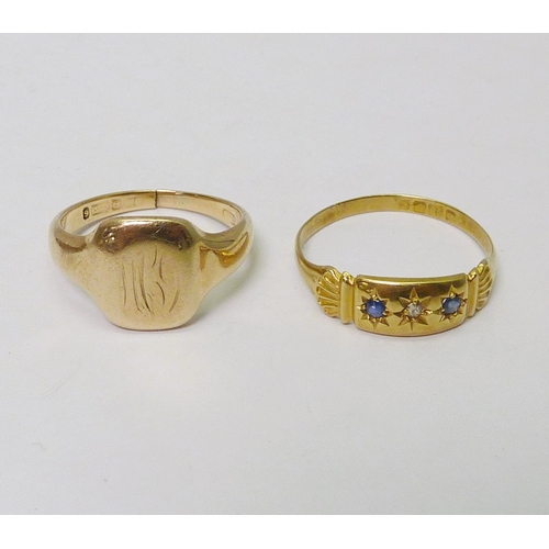 108 - An early 20th cent 18ct gold stone set ring, 2.5g gross; a 9ct gold signet ring, a/f cut, 4.5g; a pa... 