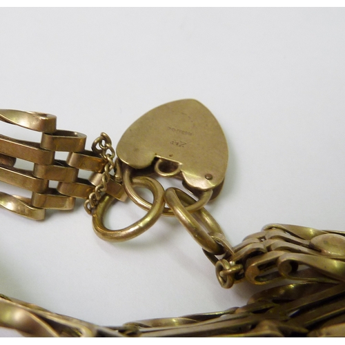 68 - A gate bracelet, 9ct gold.  Approximately 190mm long / approximately 13g