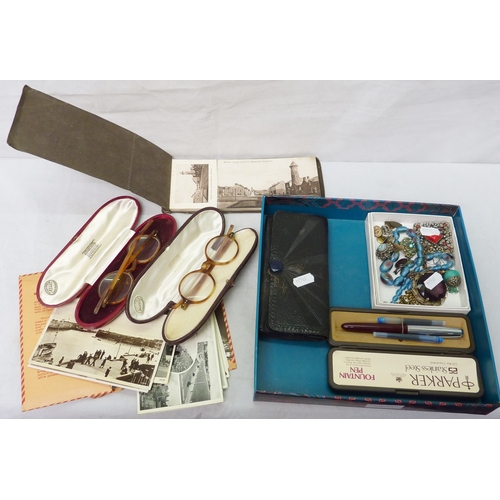 140 - A collectors lot comprising two pairs of early 20th cent tortoiseshell spectacles each contained in ... 
