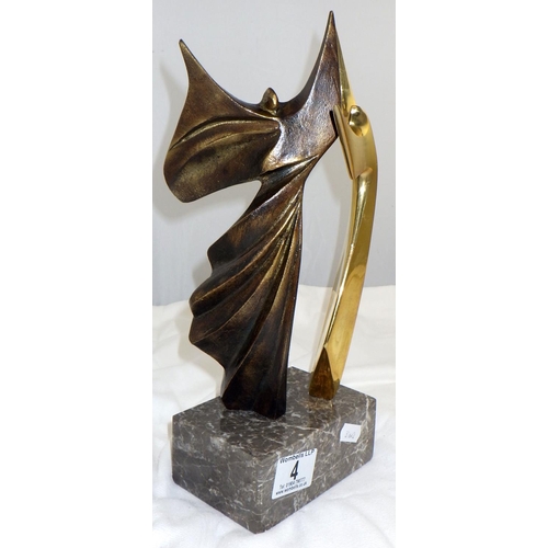 4 - A modern abstract sculpture 30cm tall indistinctly signed together with a Tutti Home vase (2)