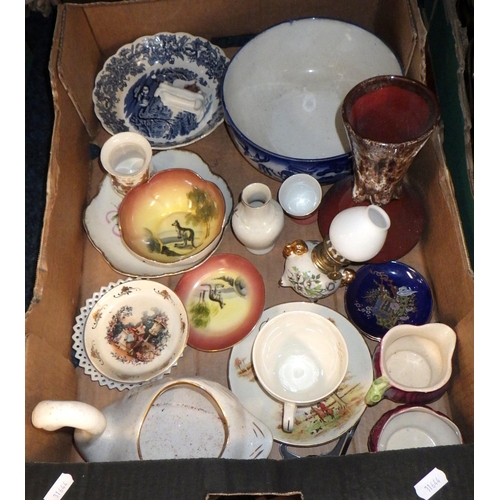 57 - A large qty of misc ceramics and glass ware to inc figures, bowls, art glass vases, frames, pictures... 