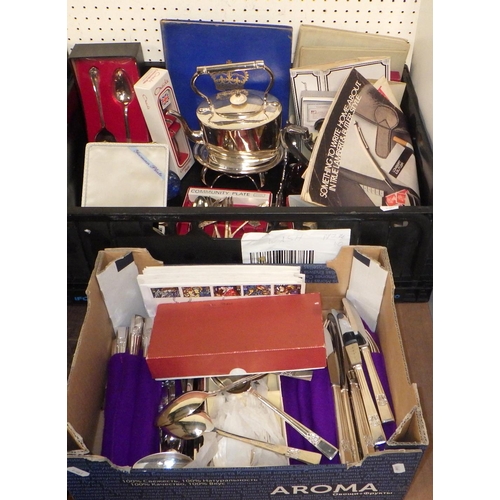 76 - A qty of silver plate to inc kettle on stand, cutlery etc (2)