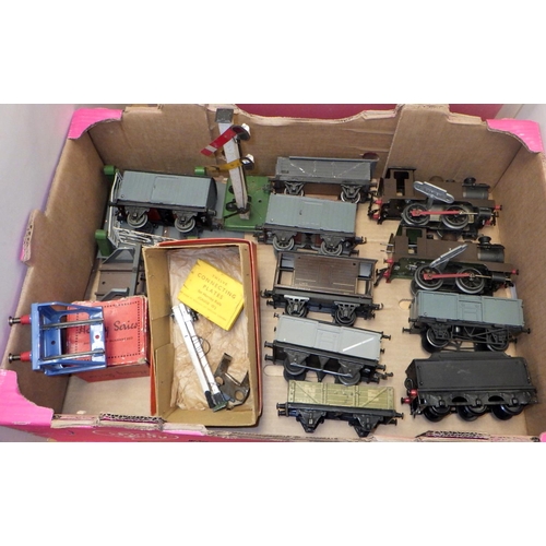 203 - A qty of Hornby clock work trains and accessories  (2)