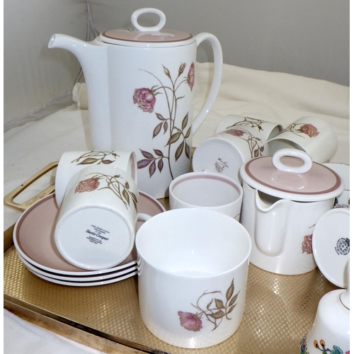 212 - A Sussie Cooper Talisman part tea set together with Worcester floral tea cups and saucers etc