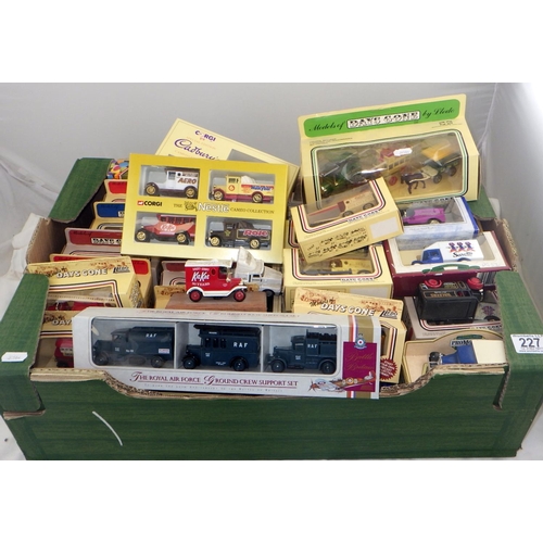 227 - A large qty of boxed toy vehicles to inc Days Gone, Corgi etc