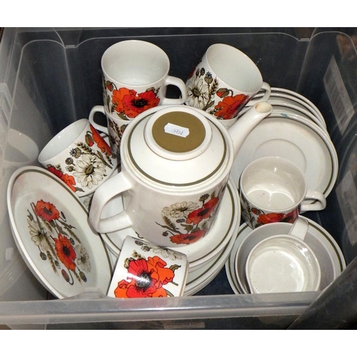 230 - A large qty of misc ceramics to inc Meakin poppy tea ware, Shelley table ware, etc (4)