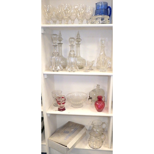 238 - A qty of various glass ware to inc a Bacarat ash tray, various decanters, Brierly stemmed glasses, c... 