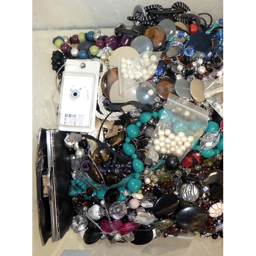 310 - A large qty of misc costume jewellery