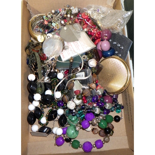 337 - A qty of costume jewellery etc incl silver and white metal pieces, (2).