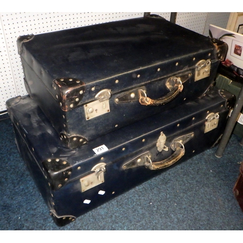 291 - Three vintage cases