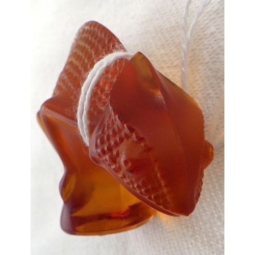 301 - A Lalique amber glass chameleon, 67mm nose to tail.