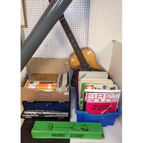 371 - A Rundall-Carte flute together with a Sheltone Juiletta acoustic guitar, music books & stand (qty)