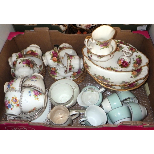 375 - A qty of Royal Albert Country Rose tea ware, Masons pottery etc (2)