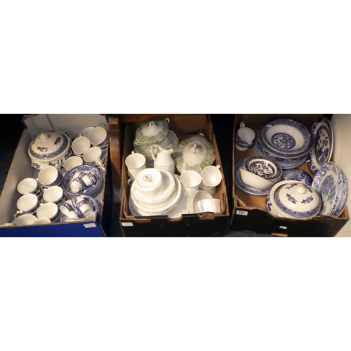 381 - A qty of misc table wares to inc Royal Doulton Caprice, various blue and white willow pattern etc (3... 