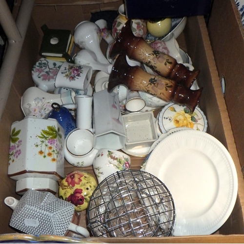 385 - A large qty of various cabinet plates and ceramics (5)