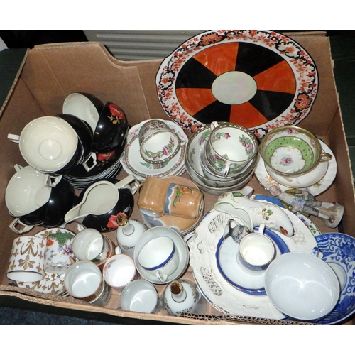 385 - A large qty of various cabinet plates and ceramics (5)