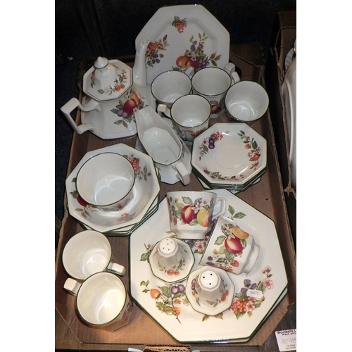 398 - A Royal Albert Lavender Rose tea service together with further tea ware & Johnson table ware (2)