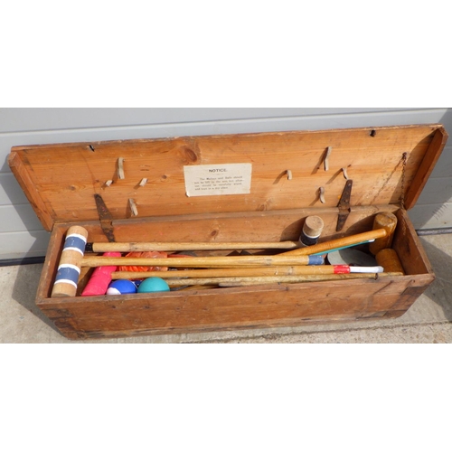 826 - A croquet box, mallets etc (a/f worm)