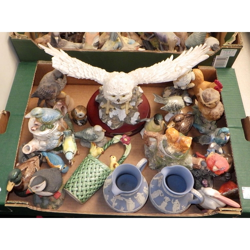 136 - A quantity of miscellaneous animal figures together with two Wedgwood jasperware jugs (2)