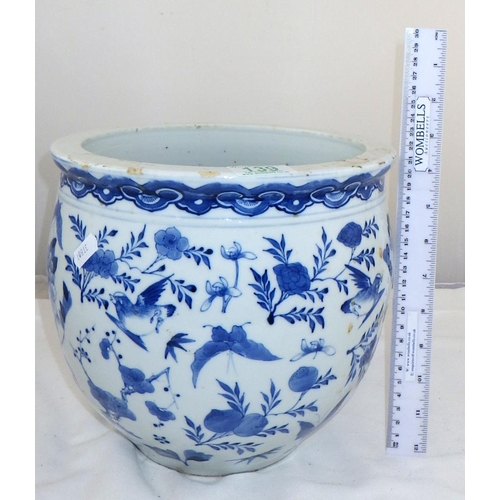 139 - An oriental decorated blue and white planter, diameter 25cms and height 22cms
Sold on behalf of the ... 