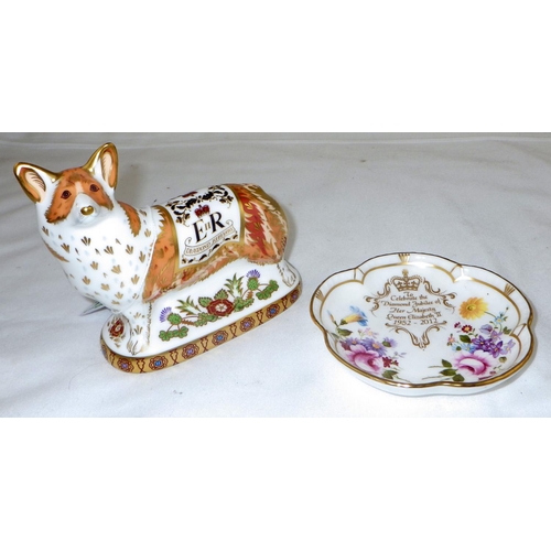 144 - A Royal Crown Derby limited edition (337/500) figure of a Royal Corgi commemorating the late Queen's... 