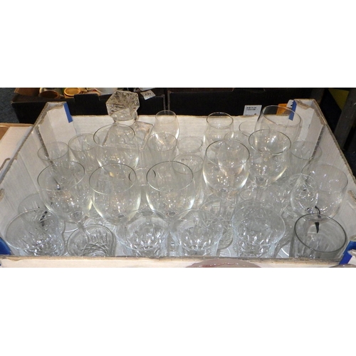 149 - A quantity of miscellaneous glassware (3)