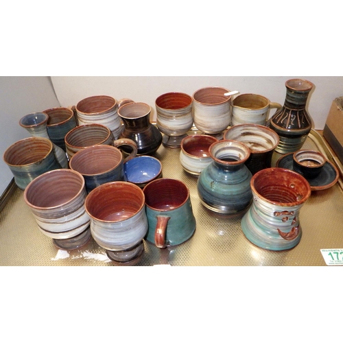 172 - A qty of mainly Wold studio pottery