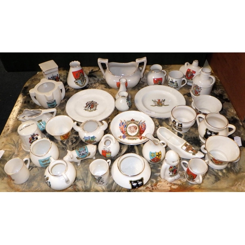 214 - A qty of approx 30pcs of crested china