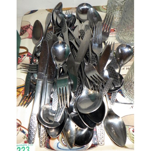 223 - A qty of Viners Shape cutlery together with various Whitefriars glasses