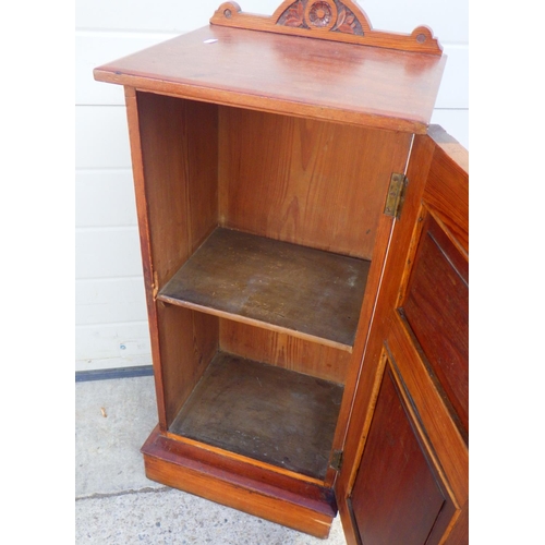 860 - An Edwardian pitch pine pot cupboard, 40cm wide