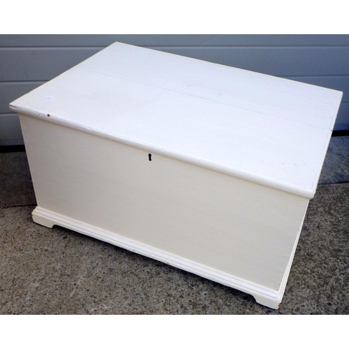 861 - A white painted Victorian pine blanket box, 79cm wide