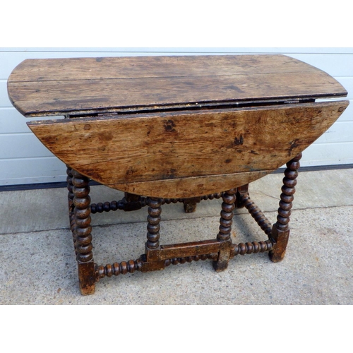 905 - A rustic oak gateleg table, 109cm across
Sold on behalf of the Terry family York (Terry's Chocolates... 