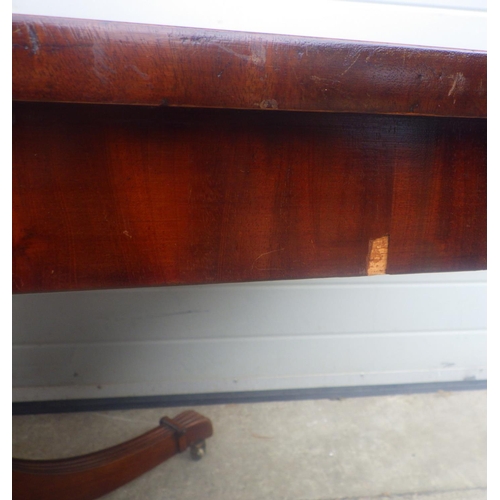 811 - A Victorian rectangular mahogany breakfast table, patched top, 153cm long