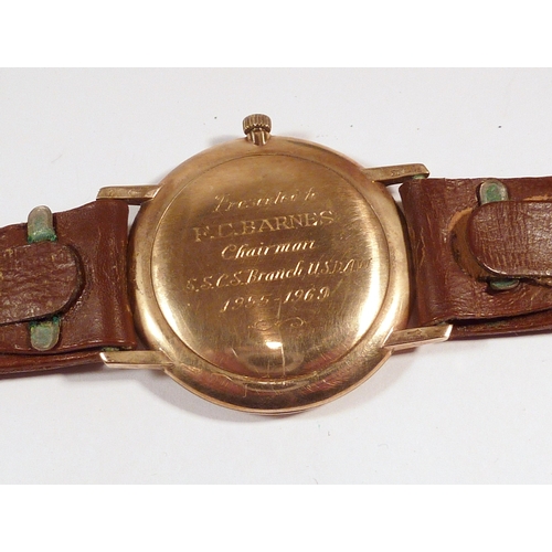 39 - An Accurist 9ct gold cased wristwatch having an USDAW trade union interest presentation inscription ... 