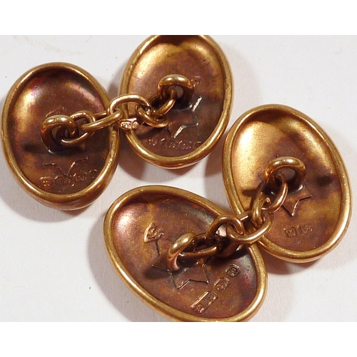 67 - A pair of 18ct gold chain link cufflinks having plain convex heads, 7g / heads 16 x 12mm; four 9ct g... 
