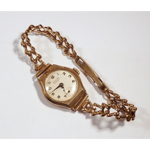 72 - An Avia ladies 9ct gold bracelet watch having a manual wind movement, 15g gross, presented in the or... 