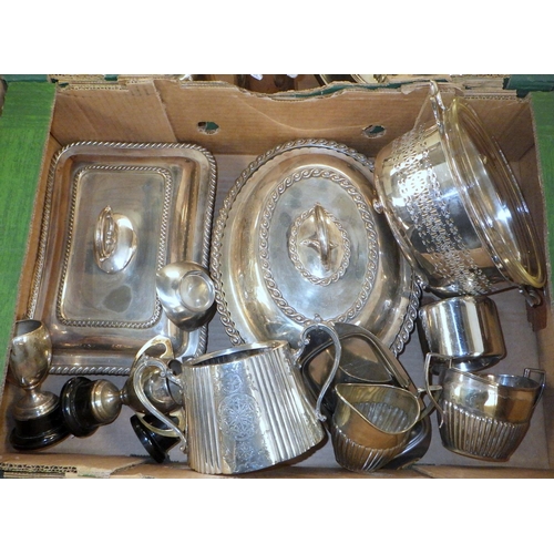 358 - A large qty of misc silver plate, metal wares & cutlery (3)