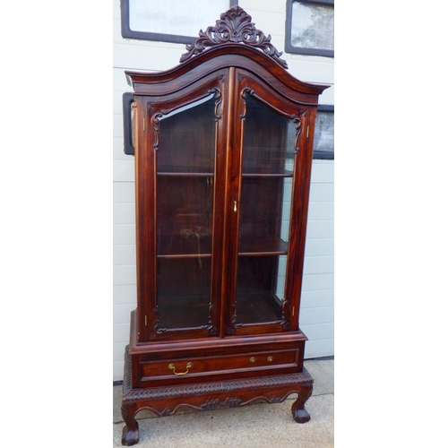 847 - A reproduction hardwood cabinet with lower drawer, 100cm wide