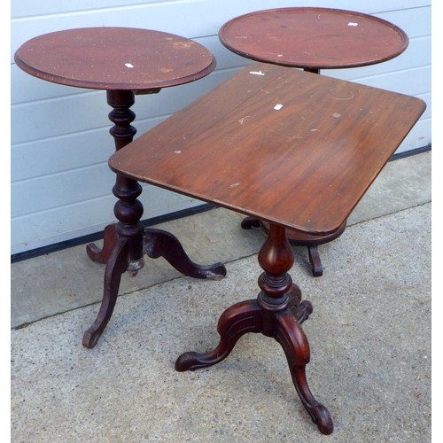 853 - Three mahogany tripod tables (a/f)