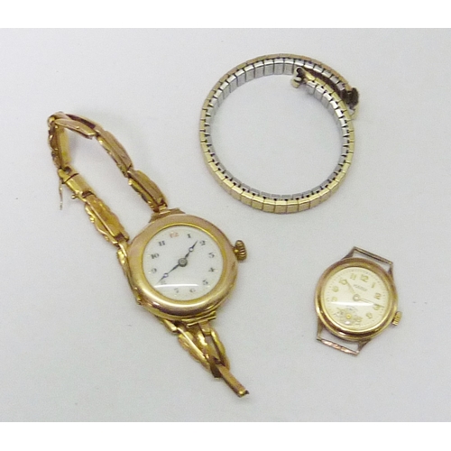 156 - A trench type wristwatch, early 20th cent, having a manual wind movement in a 9ct gold case, the who... 