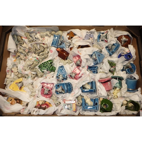 117 - A large qty of Japanese ceramic mice toothpick holders, salt & peppers etc (3)