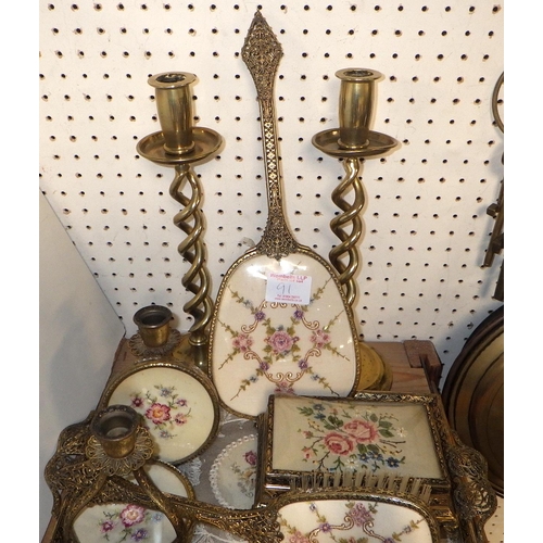 91 - A qty of mics brass ware to inc twisted candlesticks, bed warmer, dressing table set etc