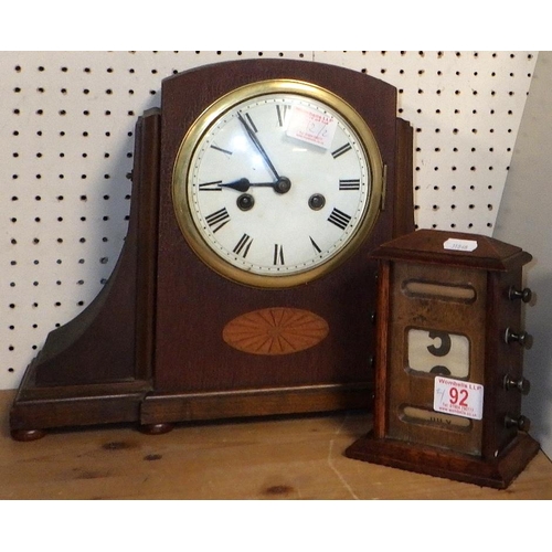 92 - An oak desk calendar together with an inlaid mantle clock AF (2)