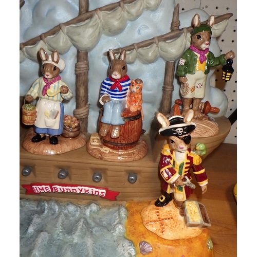 97 - A Bunnykins Shimpmates Tableau & seven shipmates figures, with box